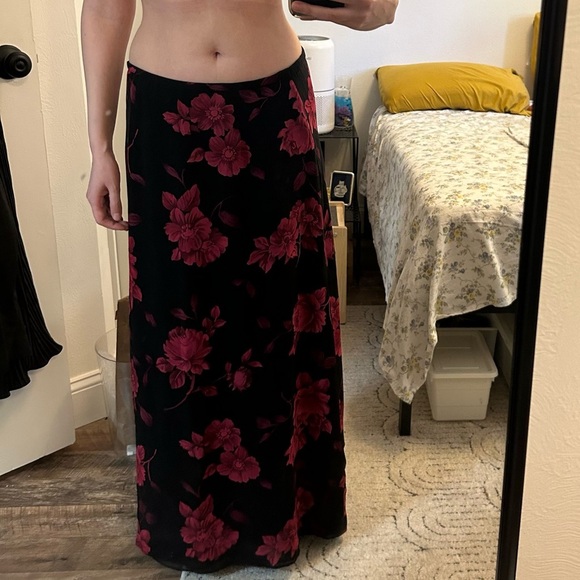 Dana B & Karen Dresses & Skirts - Vintage Dana B. & Karen Floral Silk Skirt Size 8